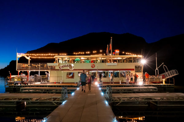 Dolly Steamboat Cruise, Canyon Lake_credit An Pham